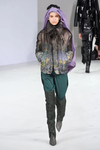 Look 7